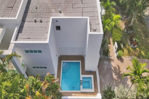 Villa ou maison à vendre à Fort Lauderdale, Floride: 7 chambres, 404.59 m2 № 1239389 - photo 14