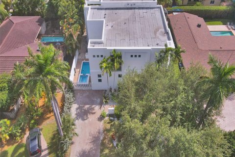 House in Fort Lauderdale, Florida 7 bedrooms, 404.59 sq.m. № 1239389 - photo 19