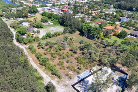 Propiedad comercial en venta en Pembroke Pines, Florida № 1226605 - foto 3