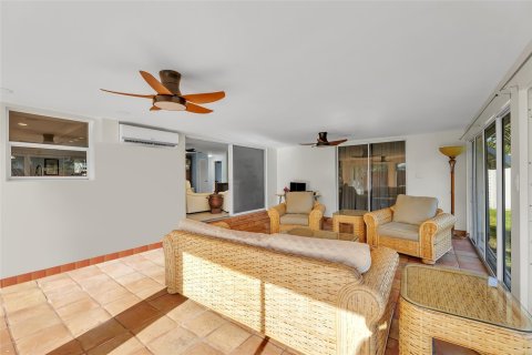 Villa ou maison à vendre à Pompano Beach, Floride: 4 chambres, 213.68 m2 № 1077543 - photo 23