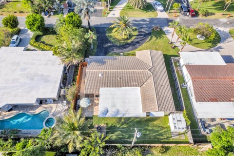 Villa ou maison à vendre à Pompano Beach, Floride: 4 chambres, 213.68 m2 № 1077543 - photo 7