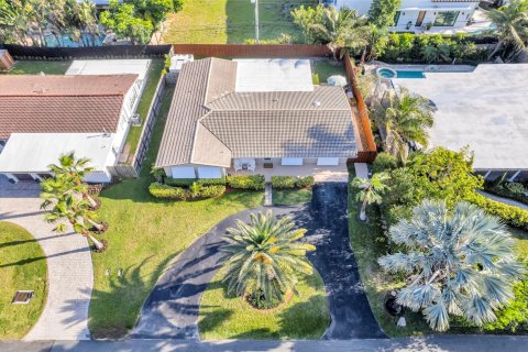 Villa ou maison à vendre à Pompano Beach, Floride: 4 chambres, 213.68 m2 № 1077543 - photo 9