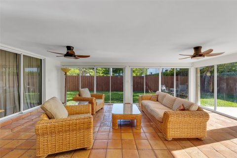 Casa en venta en Pompano Beach, Florida, 4 dormitorios, 213.68 m2 № 1077543 - foto 24