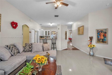 Casa en venta en Pembroke Pines, Florida, 4 dormitorios, 201.78 m2 № 1049583 - foto 20