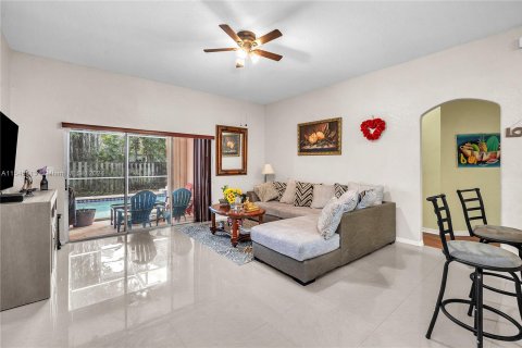 Villa ou maison à vendre à Pembroke Pines, Floride: 4 chambres, 201.78 m2 № 1049583 - photo 18