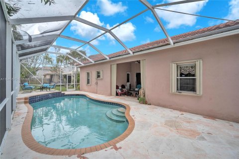 Casa en venta en Pembroke Pines, Florida, 4 dormitorios, 201.78 m2 № 1049583 - foto 22