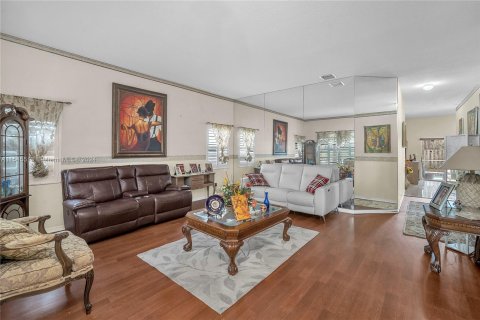 Villa ou maison à vendre à Pembroke Pines, Floride: 4 chambres, 201.78 m2 № 1049583 - photo 27