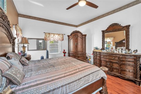 Casa en venta en Pembroke Pines, Florida, 4 dormitorios, 201.78 m2 № 1049583 - foto 11