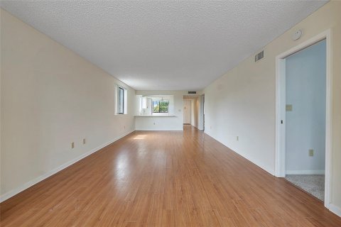 Condo in Fort Lauderdale, Florida, 2 bedrooms  № 1226756 - photo 13