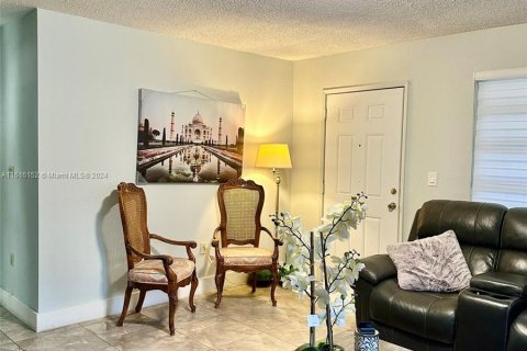 Condo in Miami Gardens, Florida, 2 bedrooms  № 1238245 - photo 3