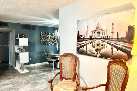 Copropriété à vendre à Miami Gardens, Floride: 2 chambres, 83.8 m2 № 1238245 - photo 2