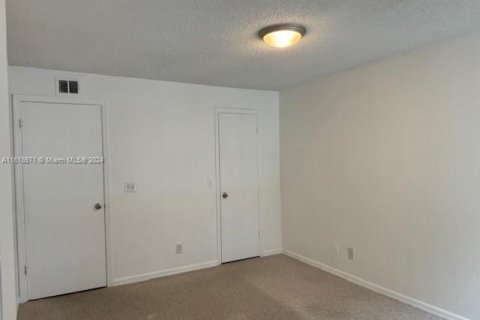 Condo in Sunrise, Florida, 1 bedroom  № 1242054 - photo 19