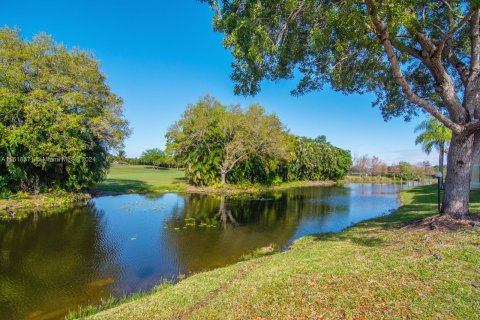 Condo in Sunrise, Florida, 1 bedroom  № 1242054 - photo 16