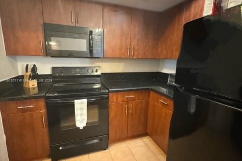 Condo in Sunrise, Florida, 1 bedroom  № 1242054 - photo 6