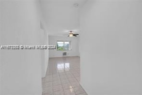 Condominio en alquiler en Pompano Beach, Florida, 1 dormitorio, 59.46 m2 № 1394963 - foto 2