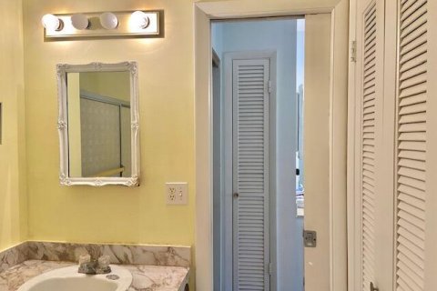 Condo in Boca Raton, Florida, 1 bedroom  № 1026858 - photo 12