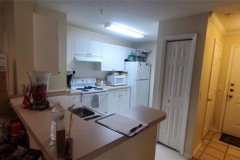 Condo in Tampa, Florida, 2 bedrooms  № 1380847 - photo 10