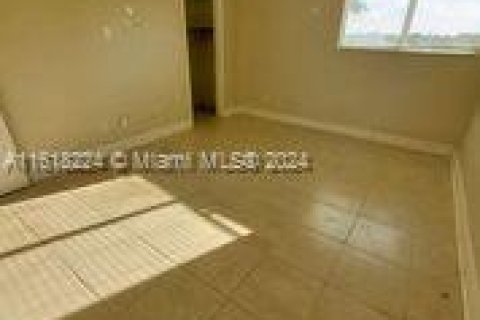 Condominio en venta en Oakland Park, Florida, 1 dormitorio, 74.51 m2 № 1239526 - foto 22