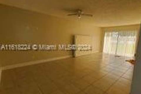 Condominio en venta en Oakland Park, Florida, 1 dormitorio, 74.51 m2 № 1239526 - foto 9