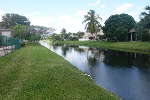 Condo in Miami, Florida, 2 bedrooms  № 1041063 - photo 26