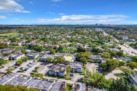 Condo in Miami, Florida, 2 bedrooms  № 1041063 - photo 7