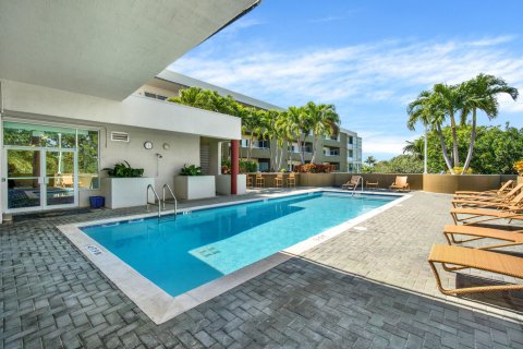 Condominio en venta en Wilton Manors, Florida, 1 dormitorio, 128.76 m2 № 1020108 - foto 3