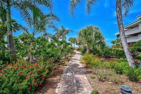 Condo in Longboat Key, Florida, 2 bedrooms  № 1373900 - photo 15