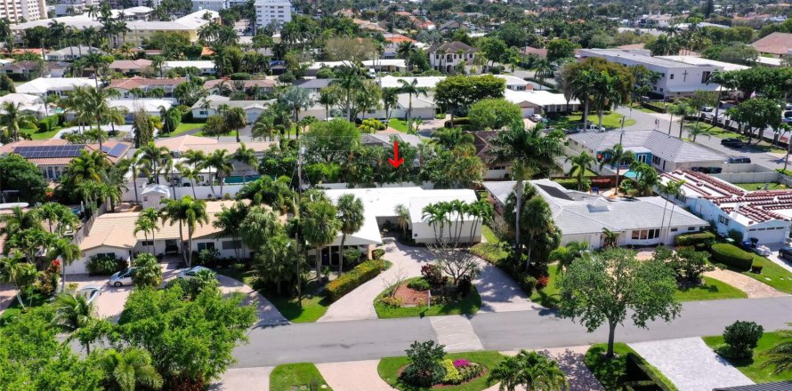 House in Fort Lauderdale, Florida 4 bedrooms, 237.46 sq.m. № 1051388