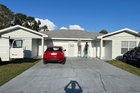 Immobilier commercial à vendre à Cape Coral, Floride: 210.52 m2 № 1040192 - photo 2