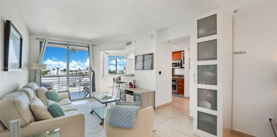 Condominio en Miami Beach, Florida, 1 dormitorio  № 1040132