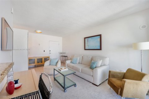 Condominio en venta en Miami Beach, Florida, 1 dormitorio, 76.74 m2 № 1040132 - foto 2