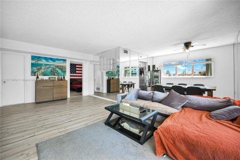 Copropriété à vendre à Miami Beach, Floride: 2 chambres, 99.5 m2 № 1395850 - photo 6