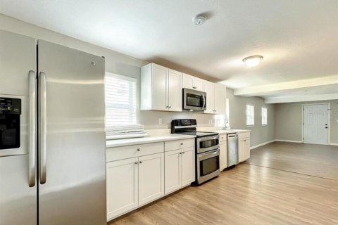 Casa en venta en Orlando, Florida, 4 dormitorios, 208.1 m2 № 1395736 - foto 11