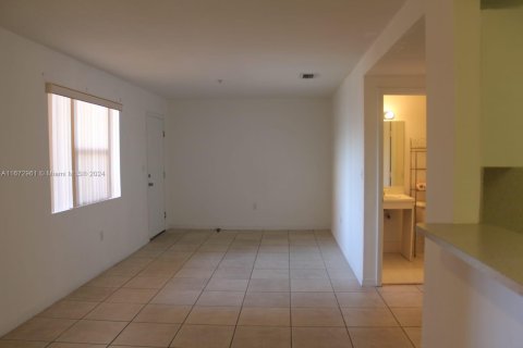 Condo in Miami, Florida, 2 bedrooms  № 1395851 - photo 2