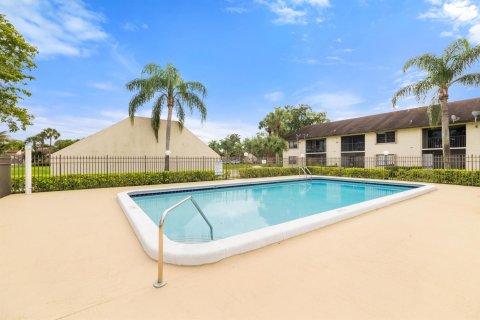 Condo in Boca Raton, Florida, 1 bedroom  № 1051200 - photo 2