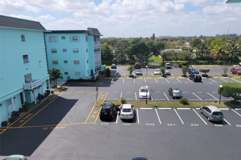 Condo in Lauderdale Lakes, Florida, 2 bedrooms  № 1073881 - photo 17