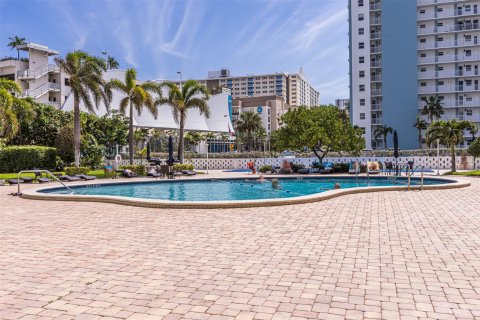 Condominio en venta en Pompano Beach, Florida, 2 dormitorios, 106.84 m2 № 1065503 - foto 30