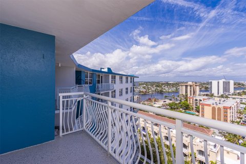 Condo in Pompano Beach, Florida, 2 bedrooms  № 1065503 - photo 3