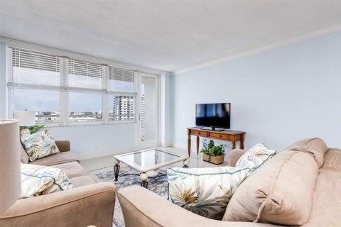 Condo in Pompano Beach, Florida, 2 bedrooms  № 1065503 - photo 16