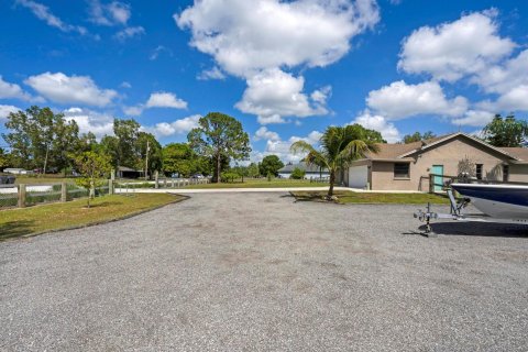 Casa en venta en Loxahatchee Groves, Florida, 3 dormitorios, 172.71 m2 № 1159570 - foto 12