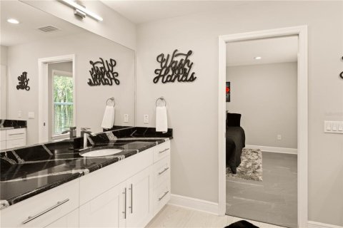 Touwnhouse à vendre à New Port Richey, Floride: 3 chambres, 200.02 m2 № 1055751 - photo 28