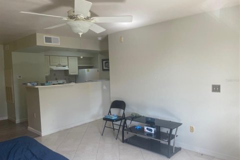 Condo in Kissimmee, Florida, 1 bedroom  № 1408742 - photo 7