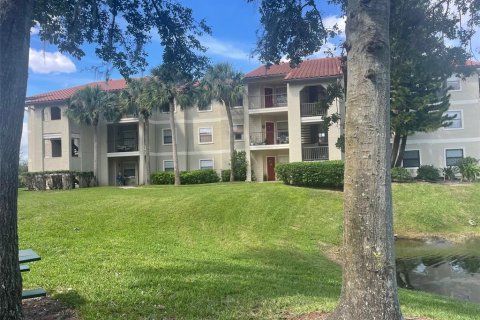 Condo in Kissimmee, Florida, 1 bedroom  № 1408742 - photo 2