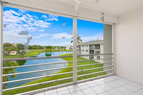 Condo in Sunrise, Florida, 2 bedrooms  № 1327961 - photo 15