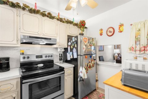 Condo in Sunrise, Florida, 2 bedrooms  № 1327961 - photo 5