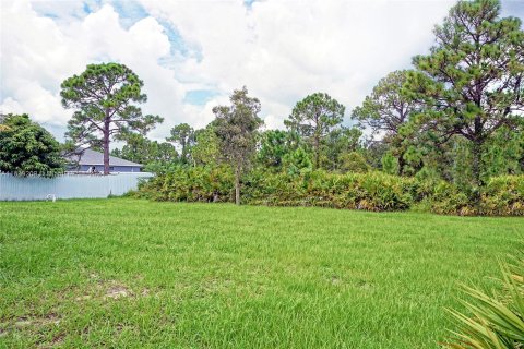 House in Lehigh Acres, Florida 3 bedrooms, 130.81 sq.m. № 1327962 - photo 4