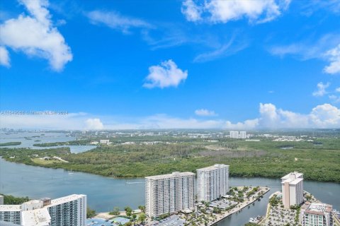 Condo in Sunny Isles Beach, Florida, 2 bedrooms  № 1331474 - photo 14