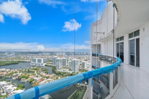 Condo in Sunny Isles Beach, Florida, 2 bedrooms  № 1331474 - photo 16