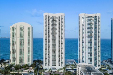 Condo in Sunny Isles Beach, Florida, 2 bedrooms  № 1331474 - photo 2