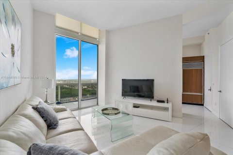 Condo in Sunny Isles Beach, Florida, 2 bedrooms  № 1331474 - photo 8